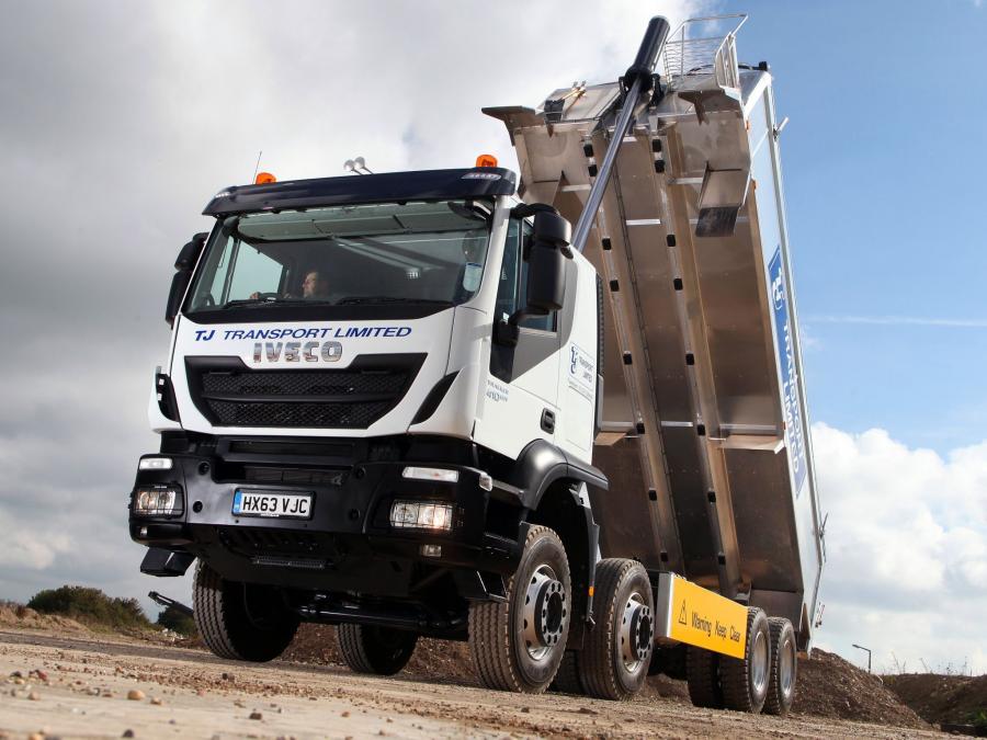  Iveco Trakker Hi-Land 410 8x4 2013 года  (UK) (фото 2 из 2)